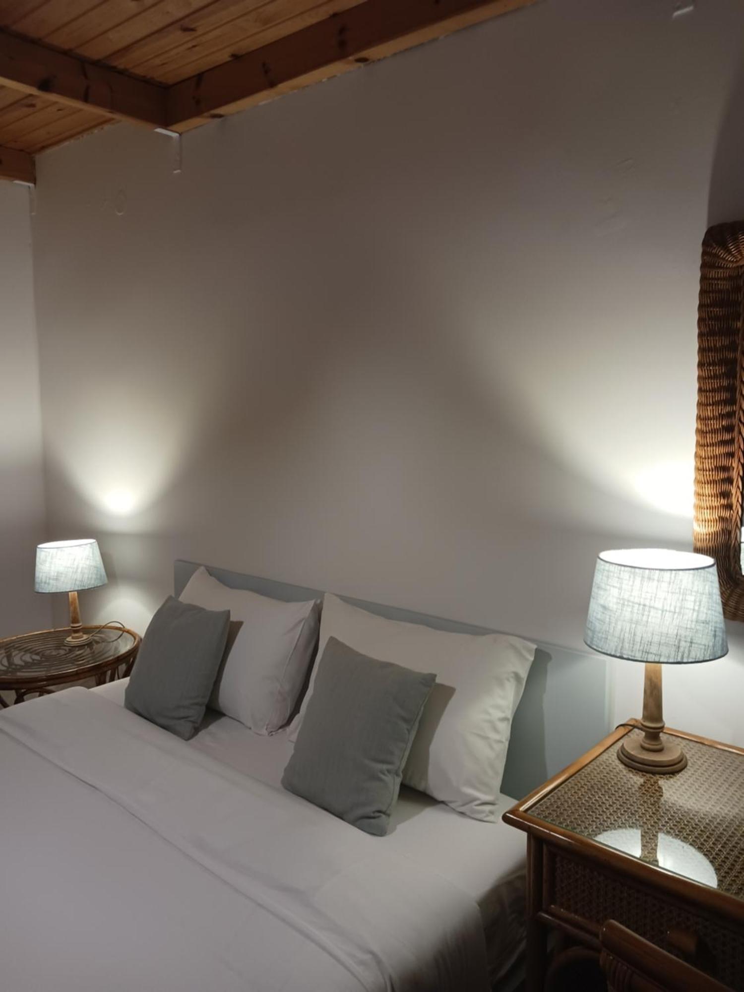 Theros & Trygos Boutique Houses - Ath Airport Artemida  Room photo