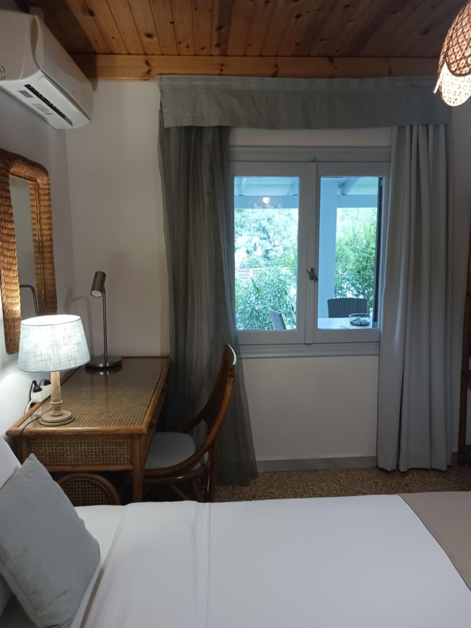 Theros & Trygos Boutique Houses - Ath Airport Artemida  Room photo